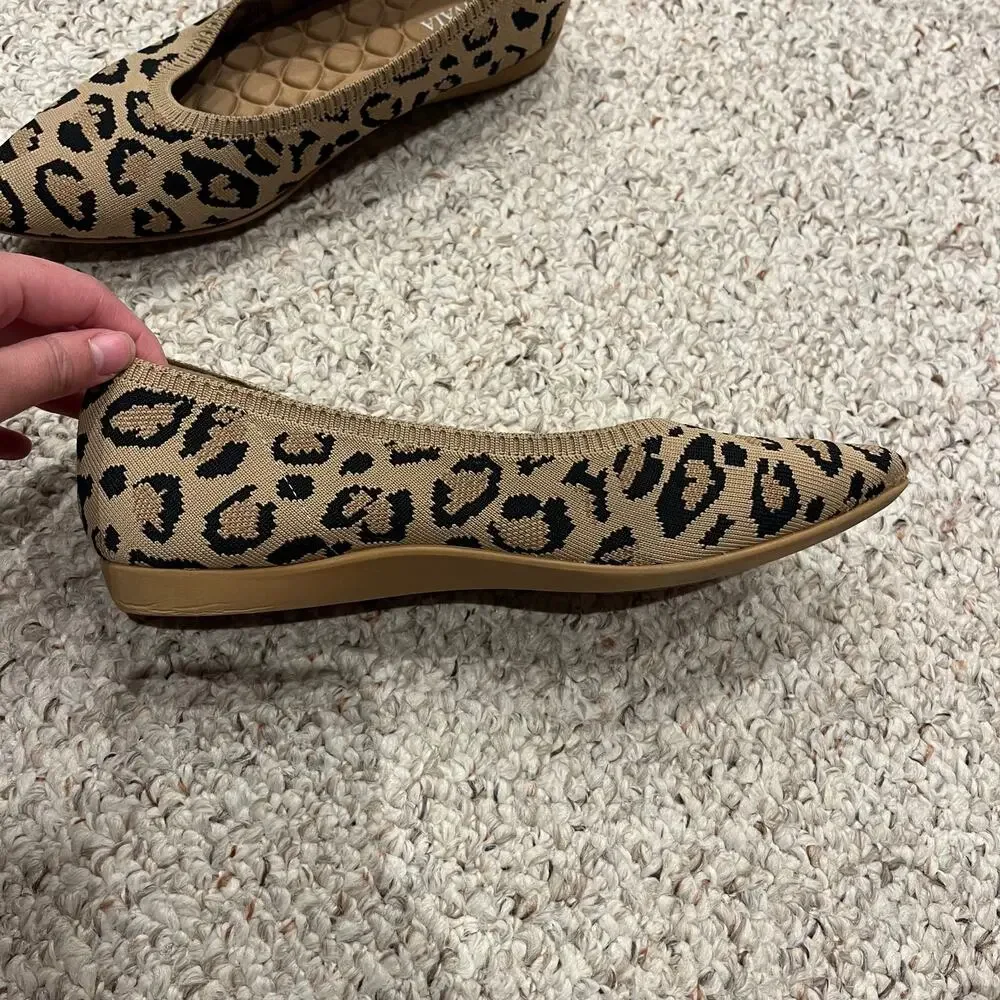 Vivaia Aria 5 Leopard Print Pointed Toe Ballet Flats Sz EU 40.5 US 9.5 Classic